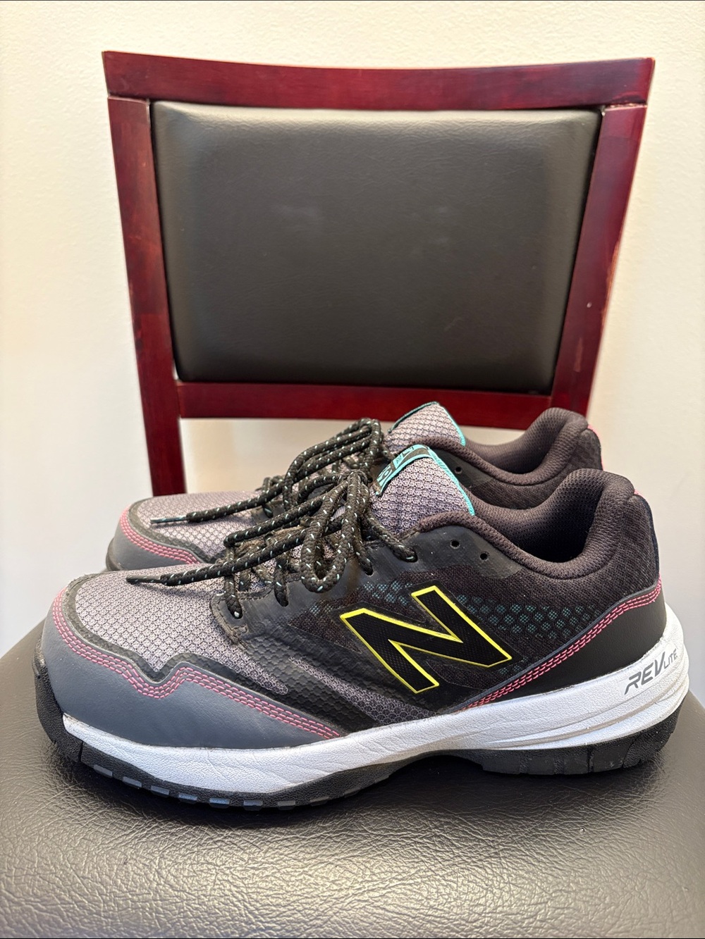 New Balance Women’s 589v1 Composite Toe Work Shoes Sneakers Size 9